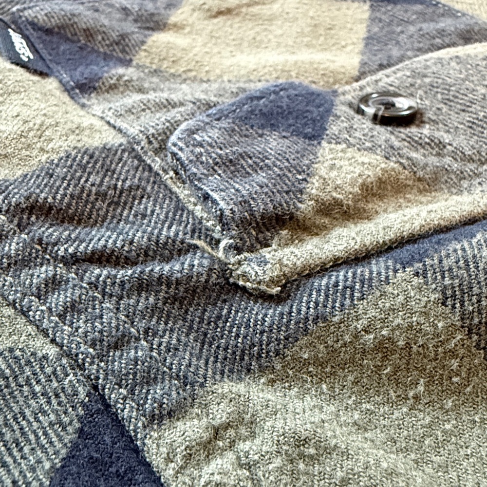 Vans Flannel Button-Up - Picture 7 of 9